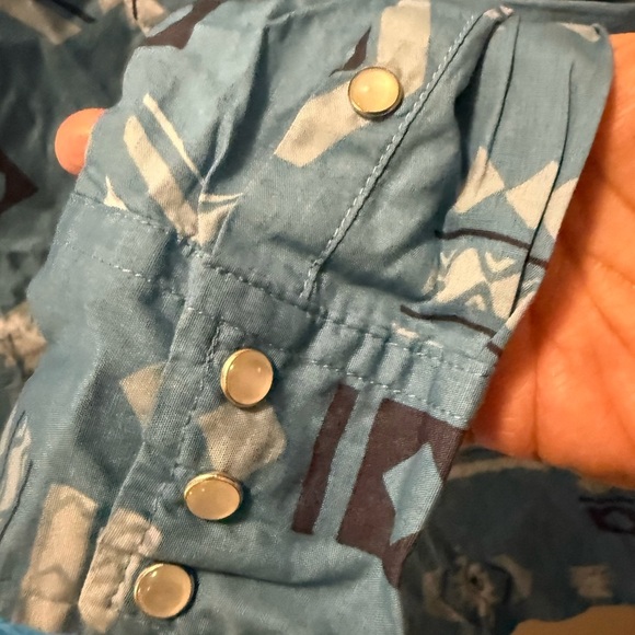 Roper Blue Button Down Shirt with Notched Collar and Long Sleeves size S - Picture 10 of 10